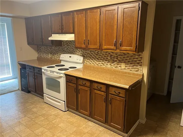$165,000 | 7 Hillcrest Village, Pittsburg, KS 66762
