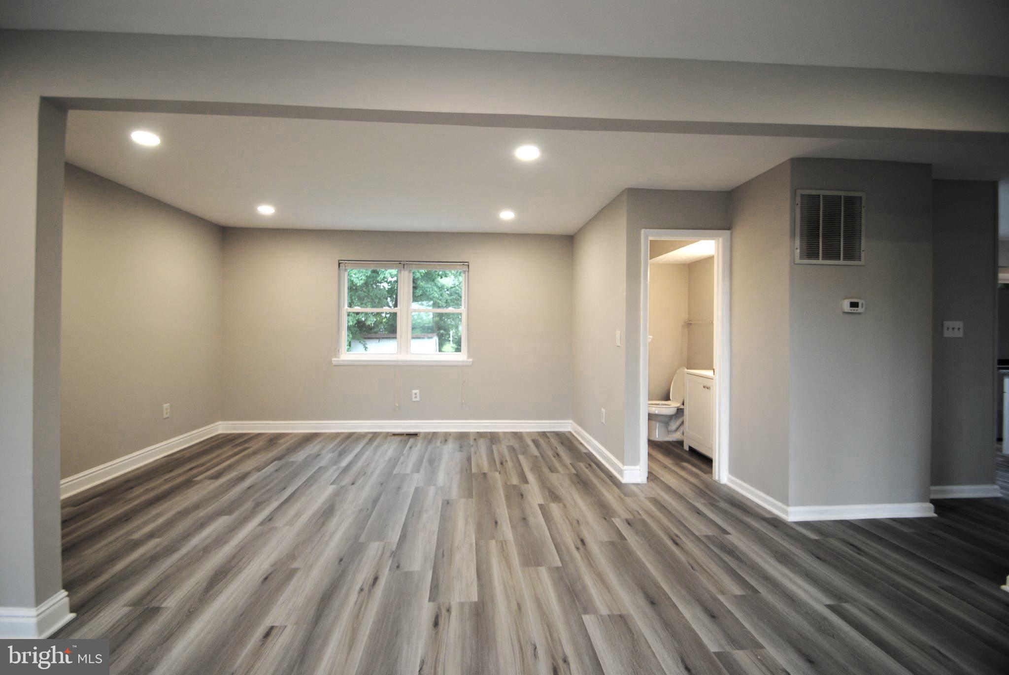 4788 Kelly Road Woodbridge, VA 22193 - Photo 16 of 32 Dining Room