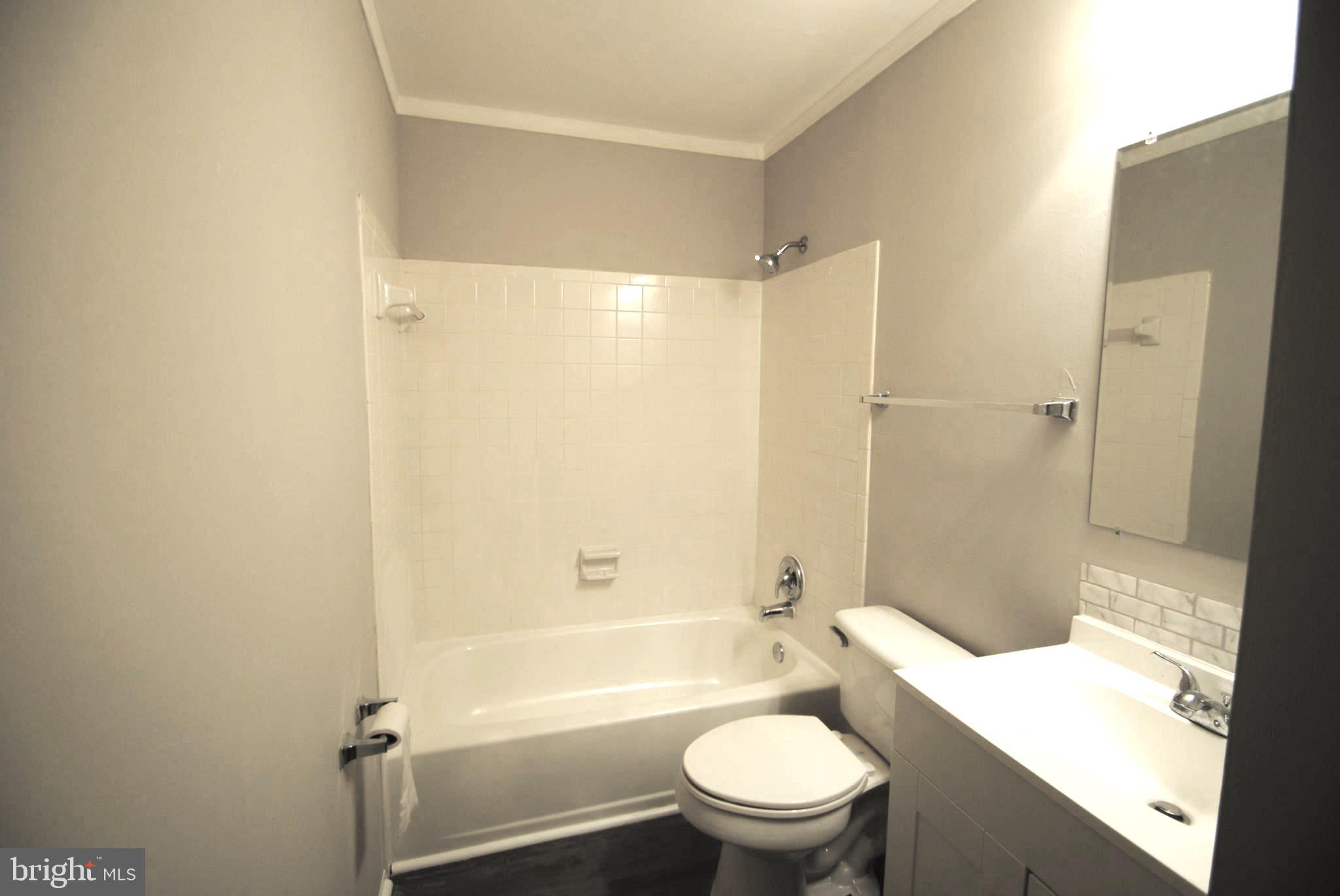 4788 Kelly Road Woodbridge, VA 22193 - Photo 27 of 32 Bathroom Upper Level
