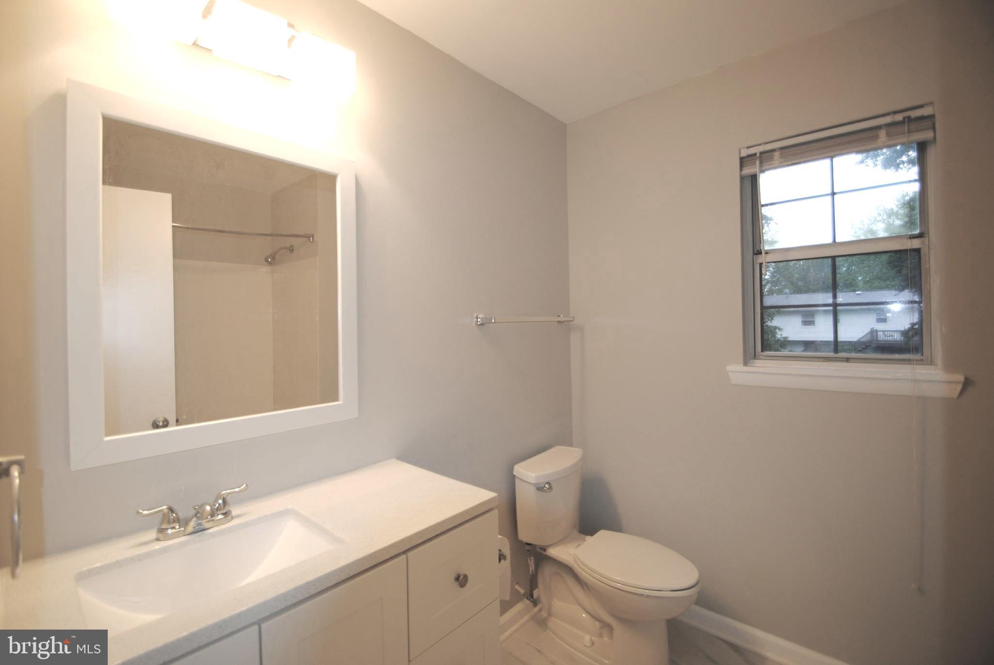 4788 Kelly Road Woodbridge, VA 22193 - Photo 28 of 32 Half Bath Main Level