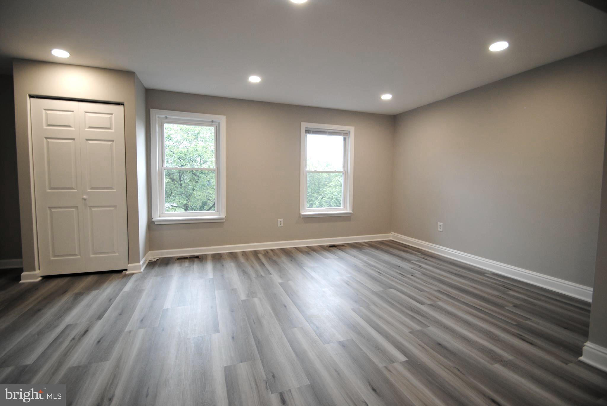 4788 Kelly Road Woodbridge, VA 22193 - Photo 4 of 32 Living Room