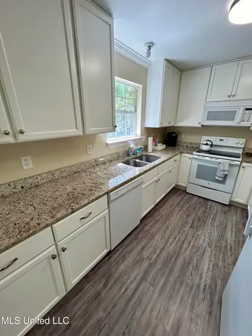 $1,800 | 583 Henderson Avenue, Pass Christian, MS 39571