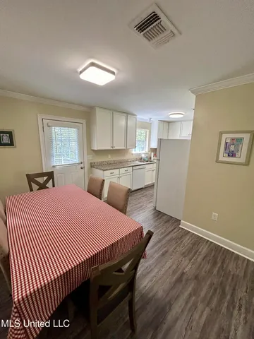 $1,800 | 583 Henderson Avenue, Pass Christian, MS 39571