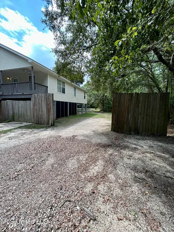 $1,800 | 583 Henderson Avenue, Pass Christian, MS 39571