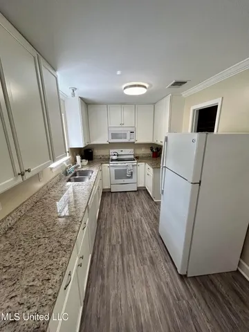 $1,800 | 583 Henderson Avenue, Pass Christian, MS 39571