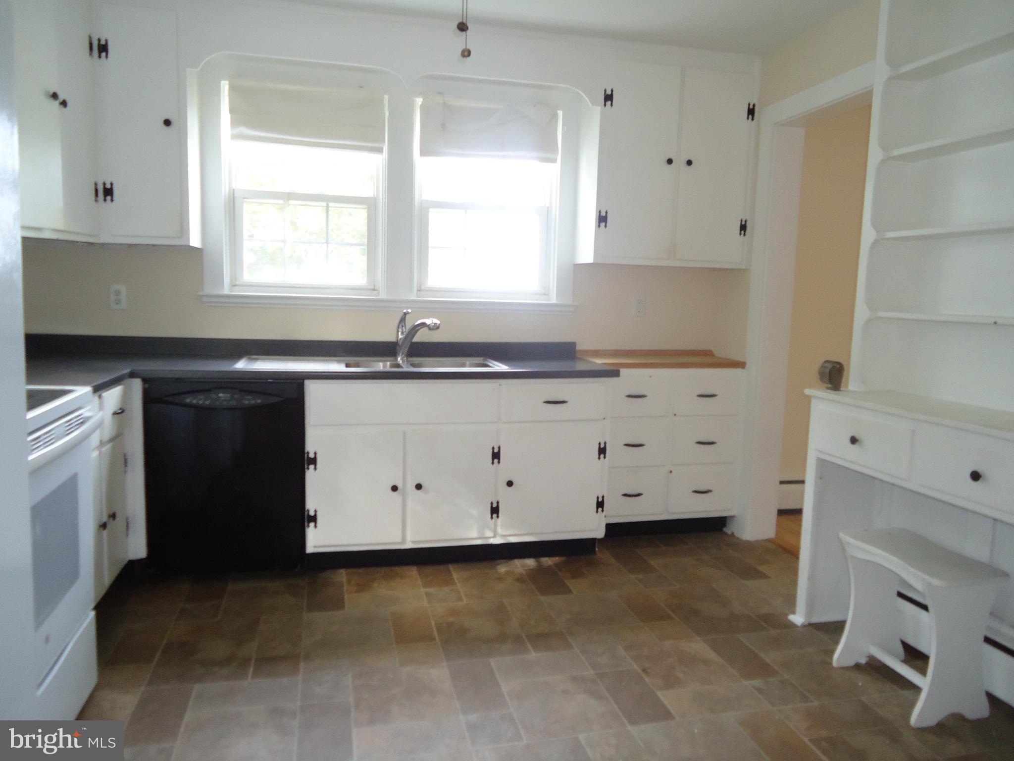 11812 Prices Distillery Road Damascus, MD 20872 - Photo 5 of 22 Kitchen
