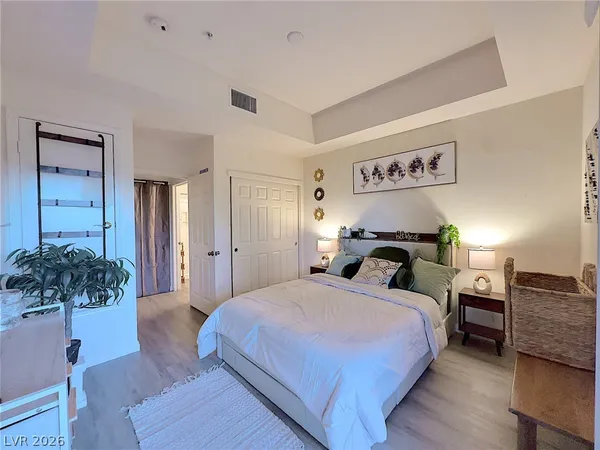 $2,100 | 27 East Agate Avenue, Unit 305, Las Vegas, NV 89123