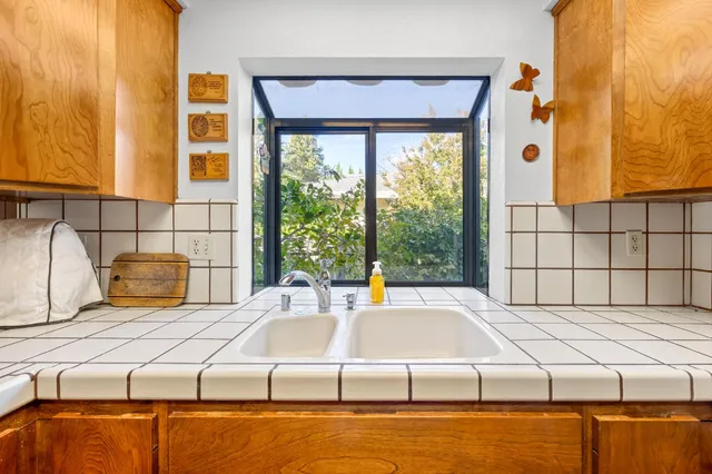 $575,000 | 6450 Perrin Way, Carmichael, CA 95608