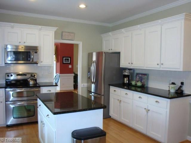 4735 Hearthstone Road Clemmons, NC 27012 - Photo 2 of 16 Kitchen.