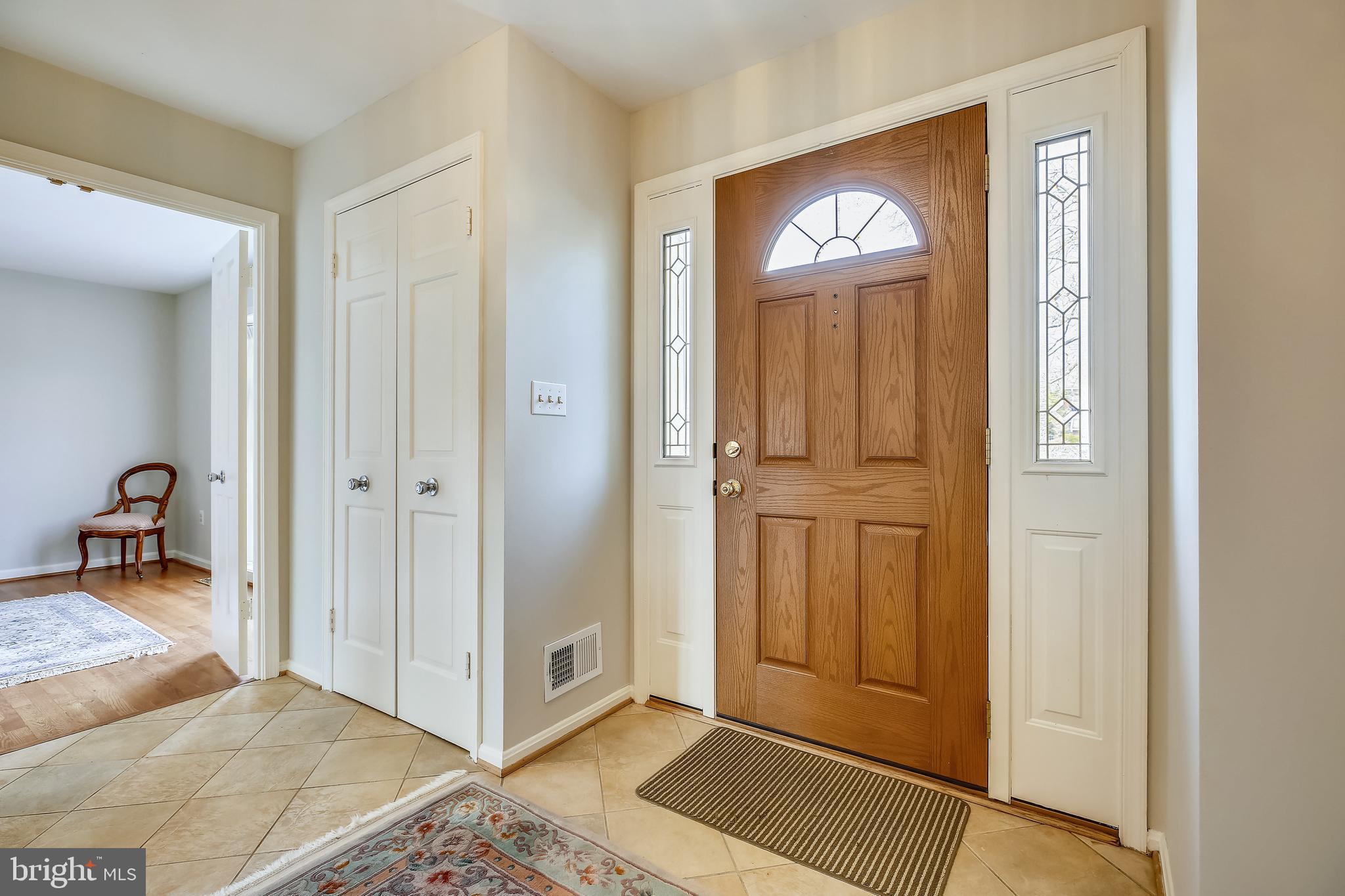 13726 Middlevale Lane Silver Spring, MD 20906 - Photo 4 of 83 Welcoming foyer