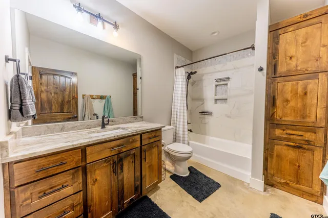 $649,999 | 281 County Road 2381, Winnsboro, TX 75494