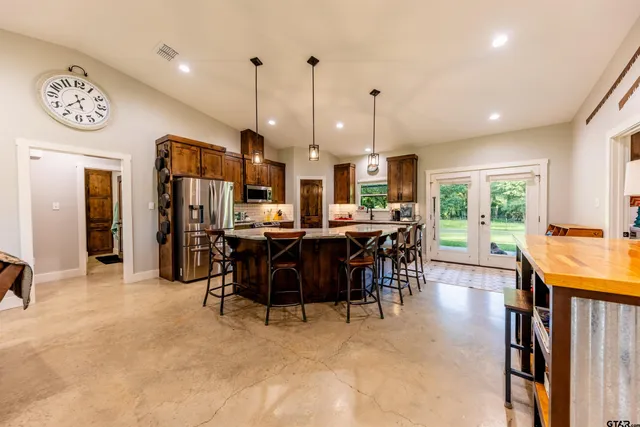 $649,999 | 281 County Road 2381, Winnsboro, TX 75494