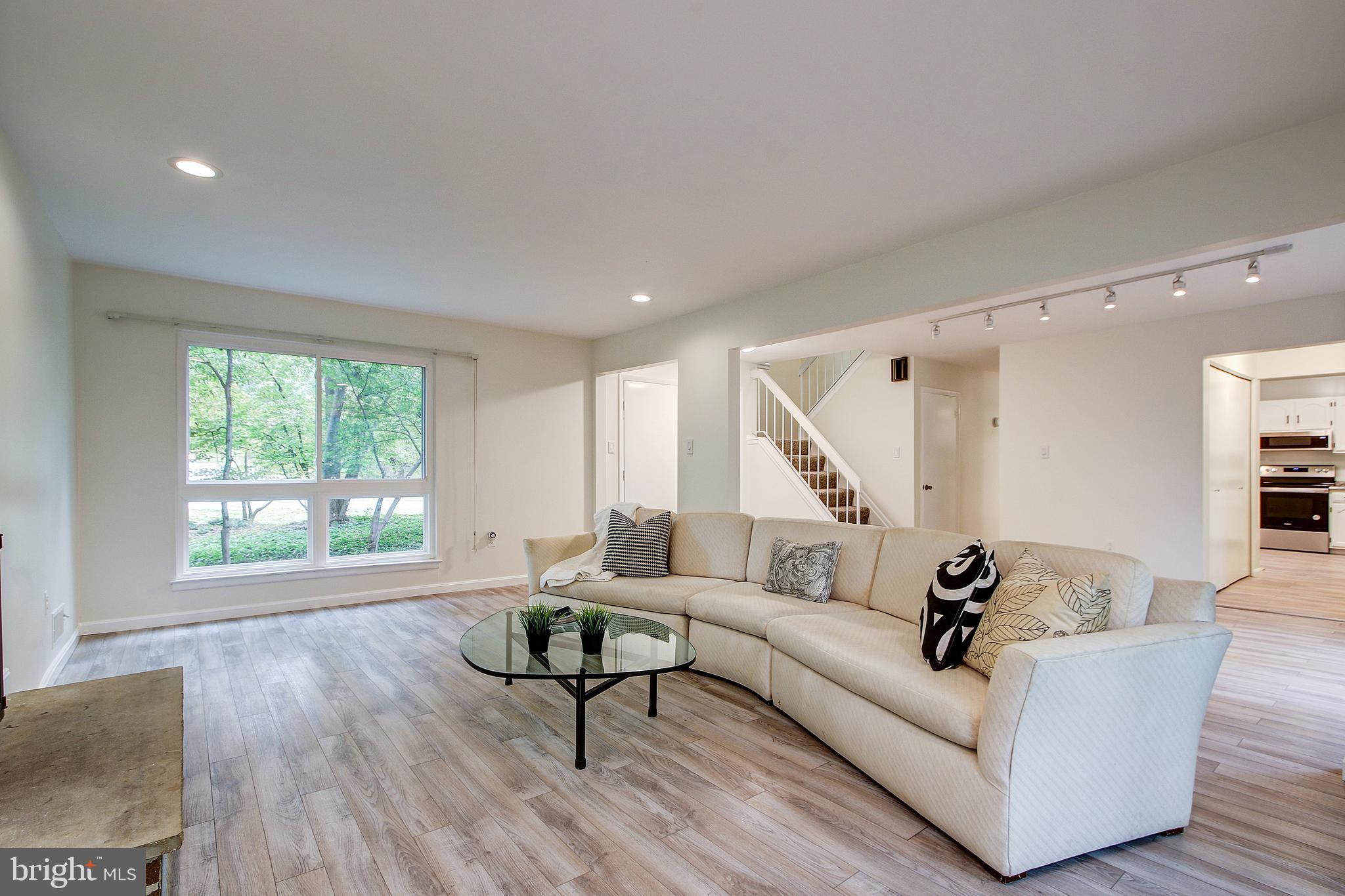 14817 Stonegate Terrace Silver Spring, MD 20905 - Photo 3 of 30