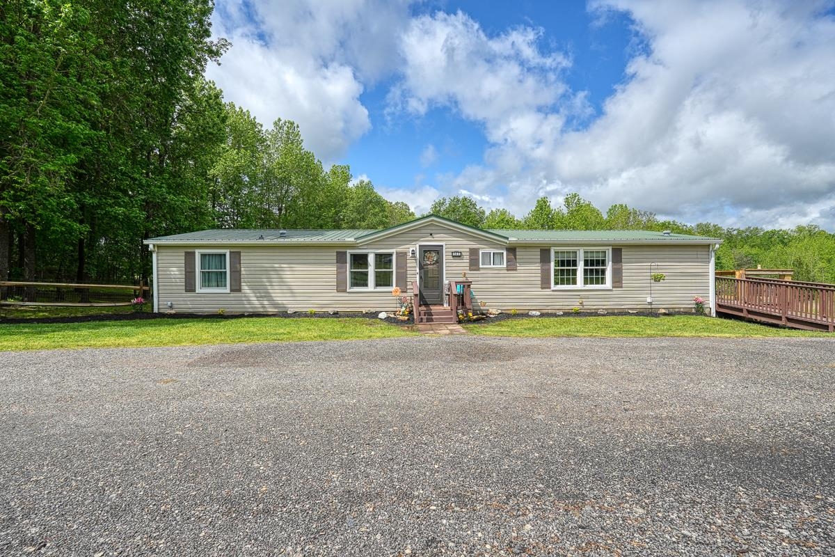 140 Prayer Ranch Road Enoree, SC 29335 - Photo 2 of 36