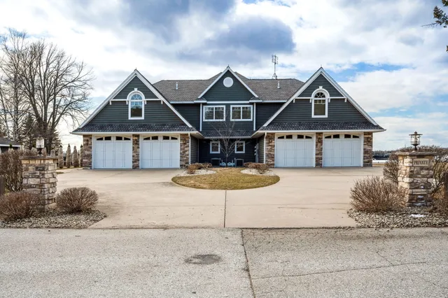 $2,299,000 | 8111 Harbor Lane, Unit 101/102, Baileys Harbor, WI 54202