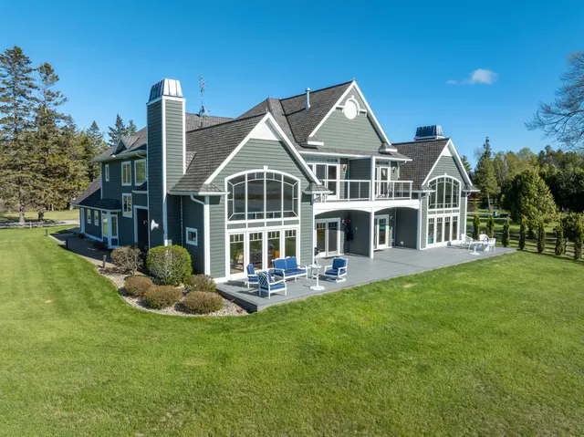 $2,299,000 | 8111 Harbor Lane, Unit 101/102, Baileys Harbor, WI 54202