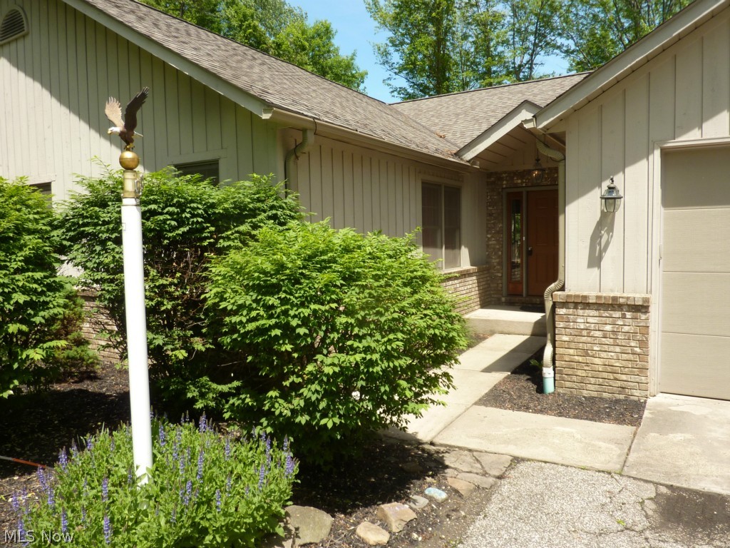 11060 Fairmount Road Newbury, OH 44065 - Photo 2 of 25 Covered Front Door Entry ...