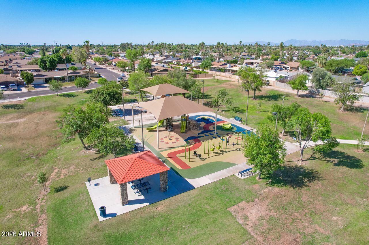 5352 South Country Club Way Tempe, AZ 85283 - Photo 38 of 42 an aerial view of residential houses with outdoor space and river