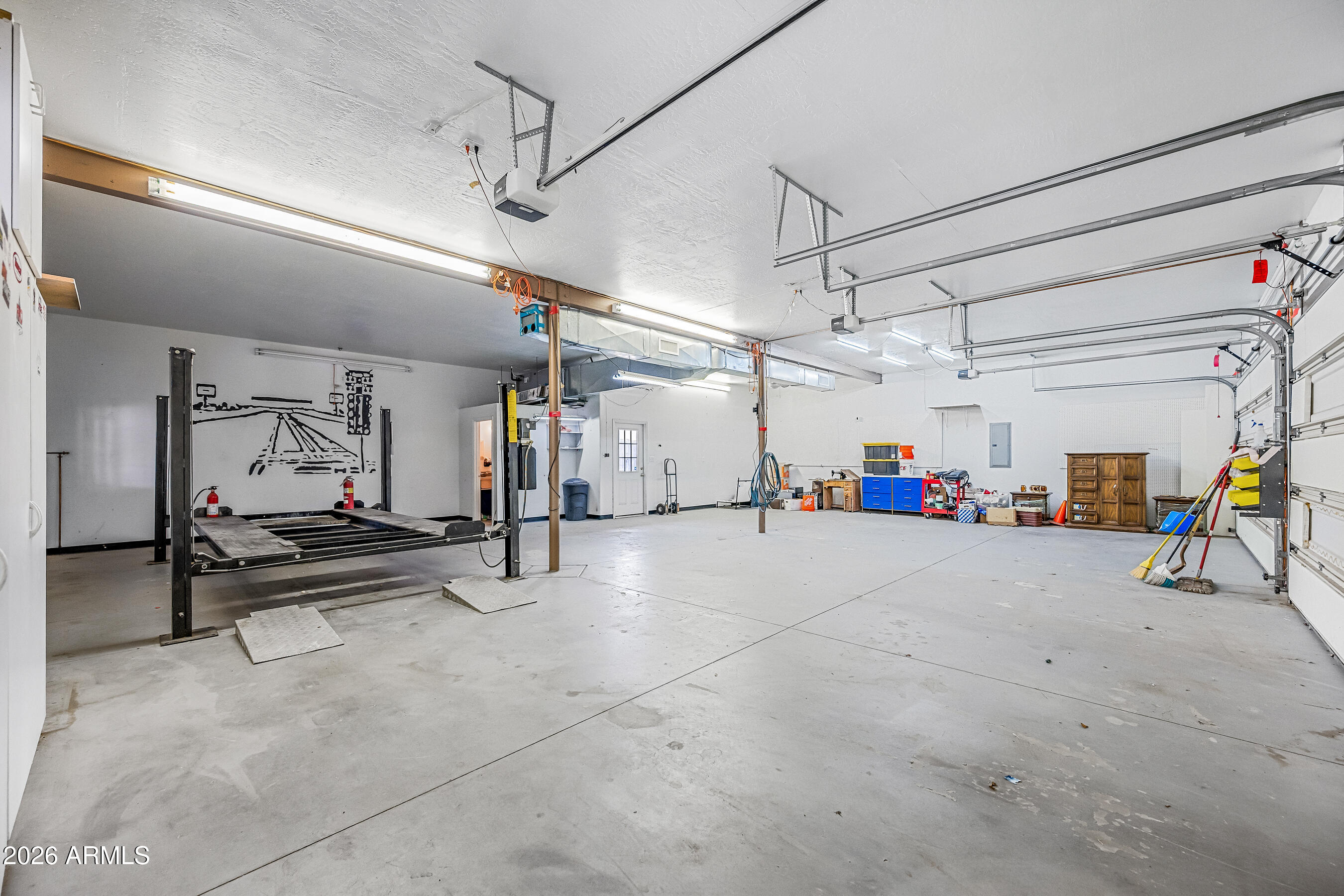 322 East Redfield Road Chandler, AZ 85225 - Photo 45 of 50 Done Right Shop