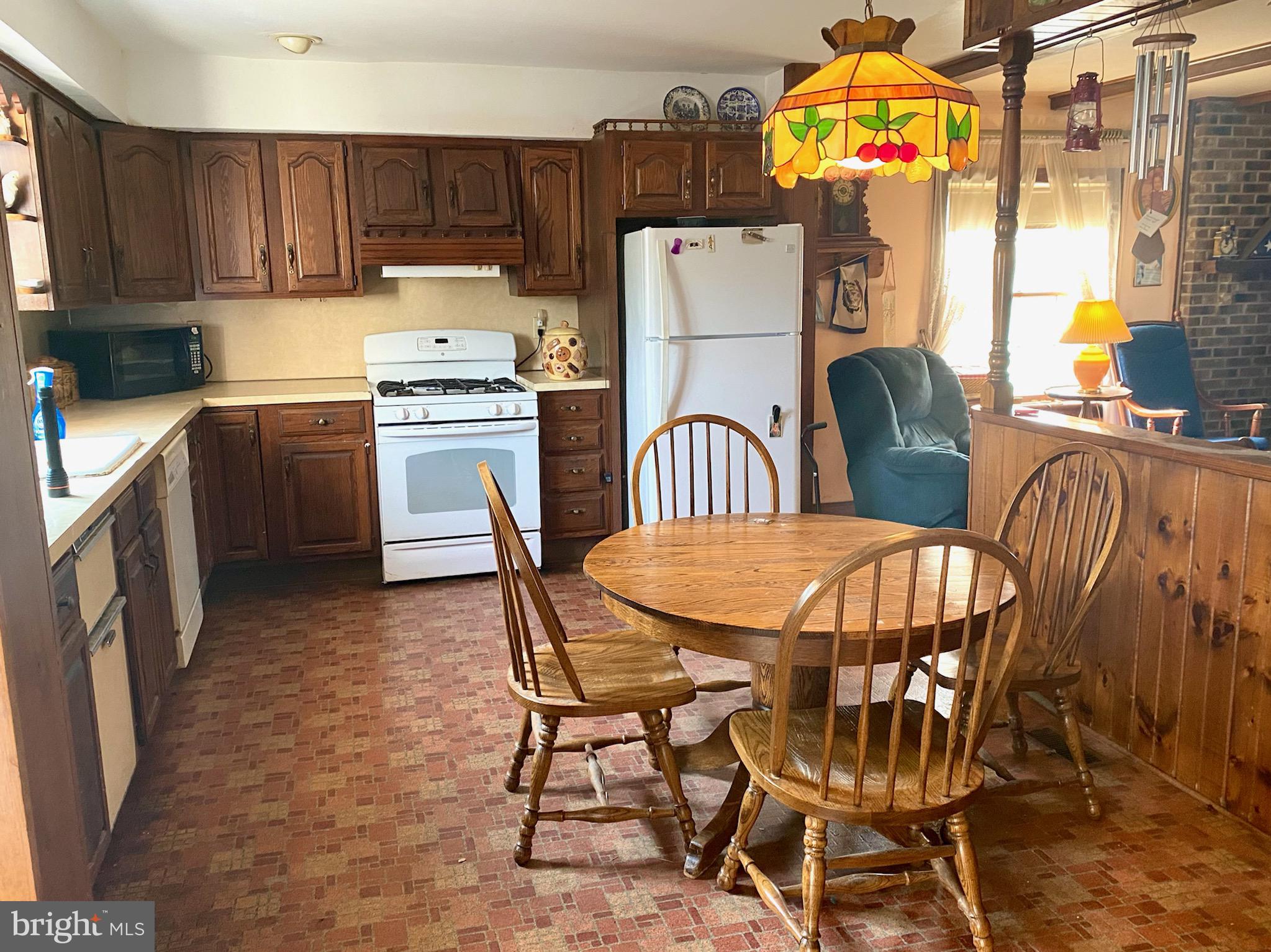 374 Old Forks Road Hammonton, NJ 08037 - Photo 2 of 9 Gallery Image 2