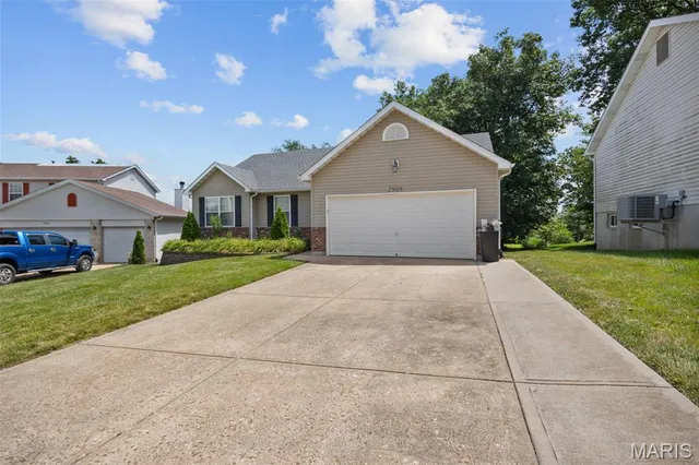 $359,400 | 2908 Elderwood Circle, High Ridge, MO 63049