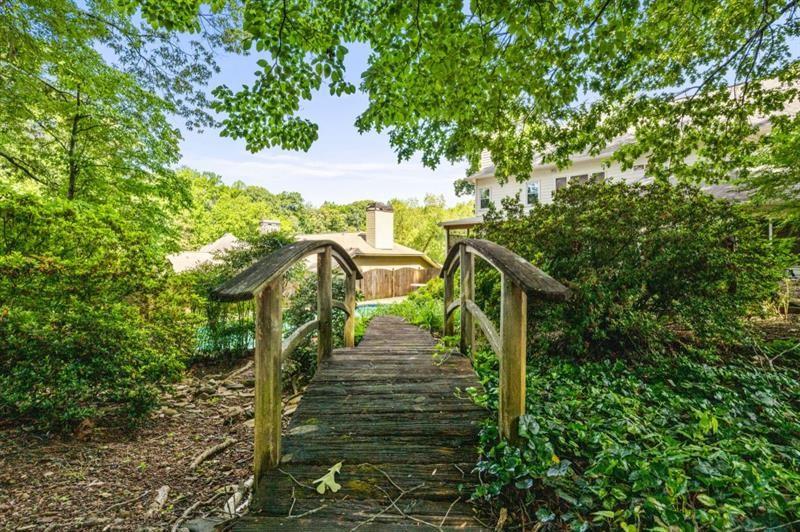 2610 Chadwick Road Marietta, GA 30066 - Photo 13 of 54