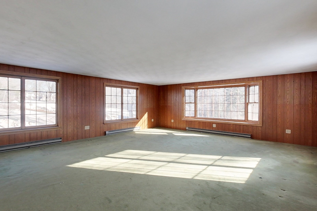 222 West Townsend Road Lunenburg, MA 01462 - Photo 15 of 40