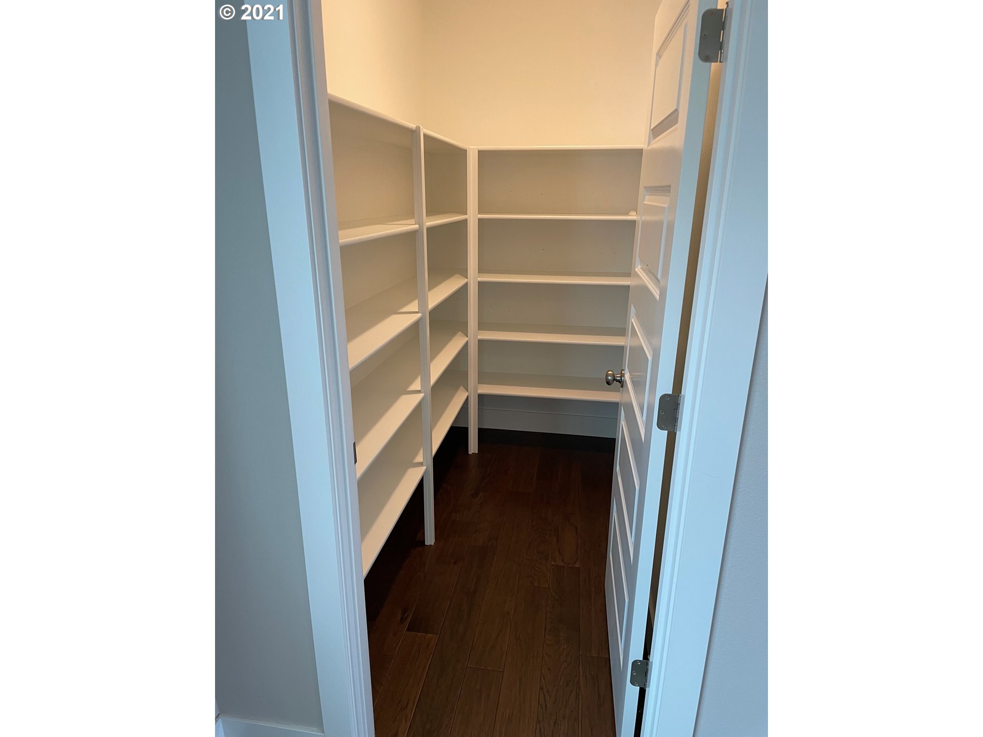 18505 Tryon Way Gladstone, OR 97027 - Photo 13 of 14 Pantry