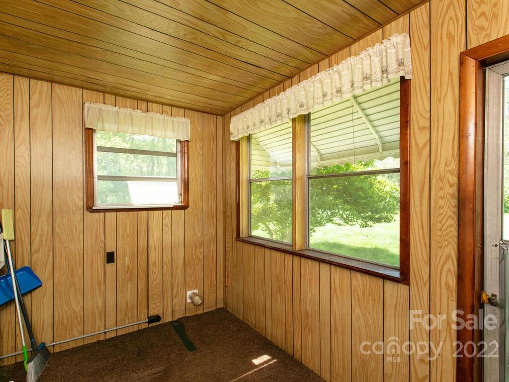 381 Reeves Cove Road Candler, NC 28715 - Photo 12 of 33 Gallery Image 12