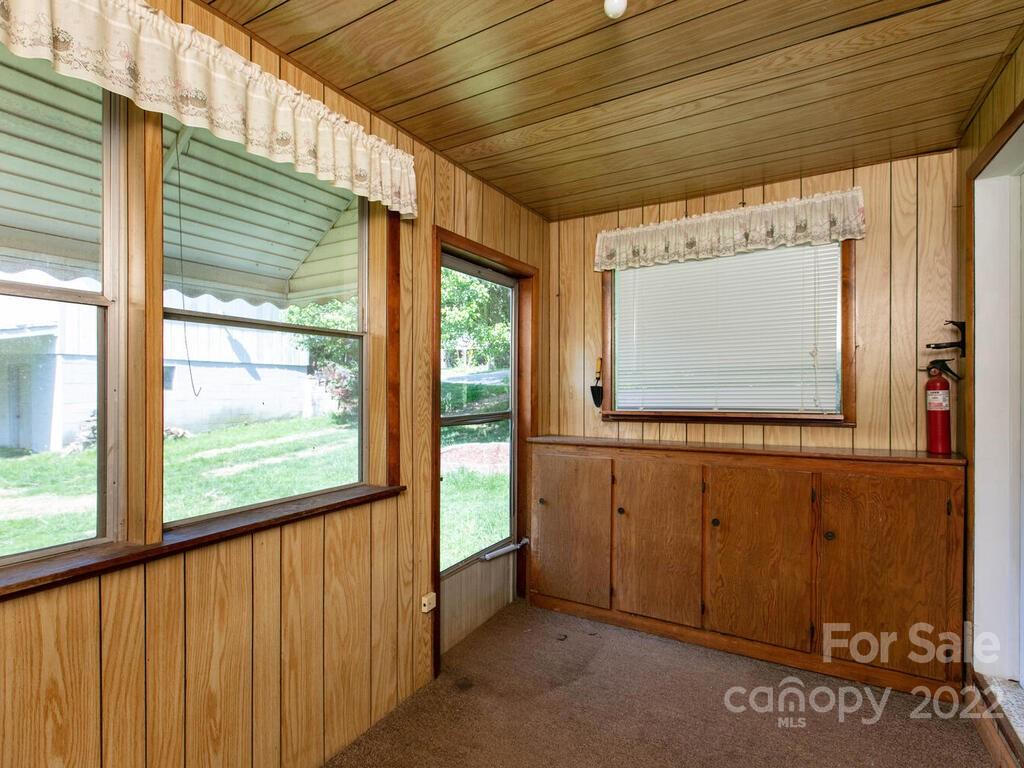 381 Reeves Cove Road Candler, NC 28715 - Photo 13 of 33 Gallery Image 13