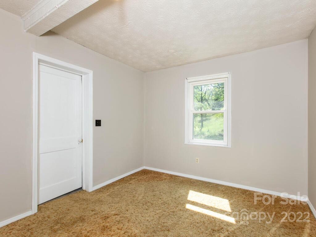 381 Reeves Cove Road Candler, NC 28715 - Photo 17 of 33 Gallery Image 17