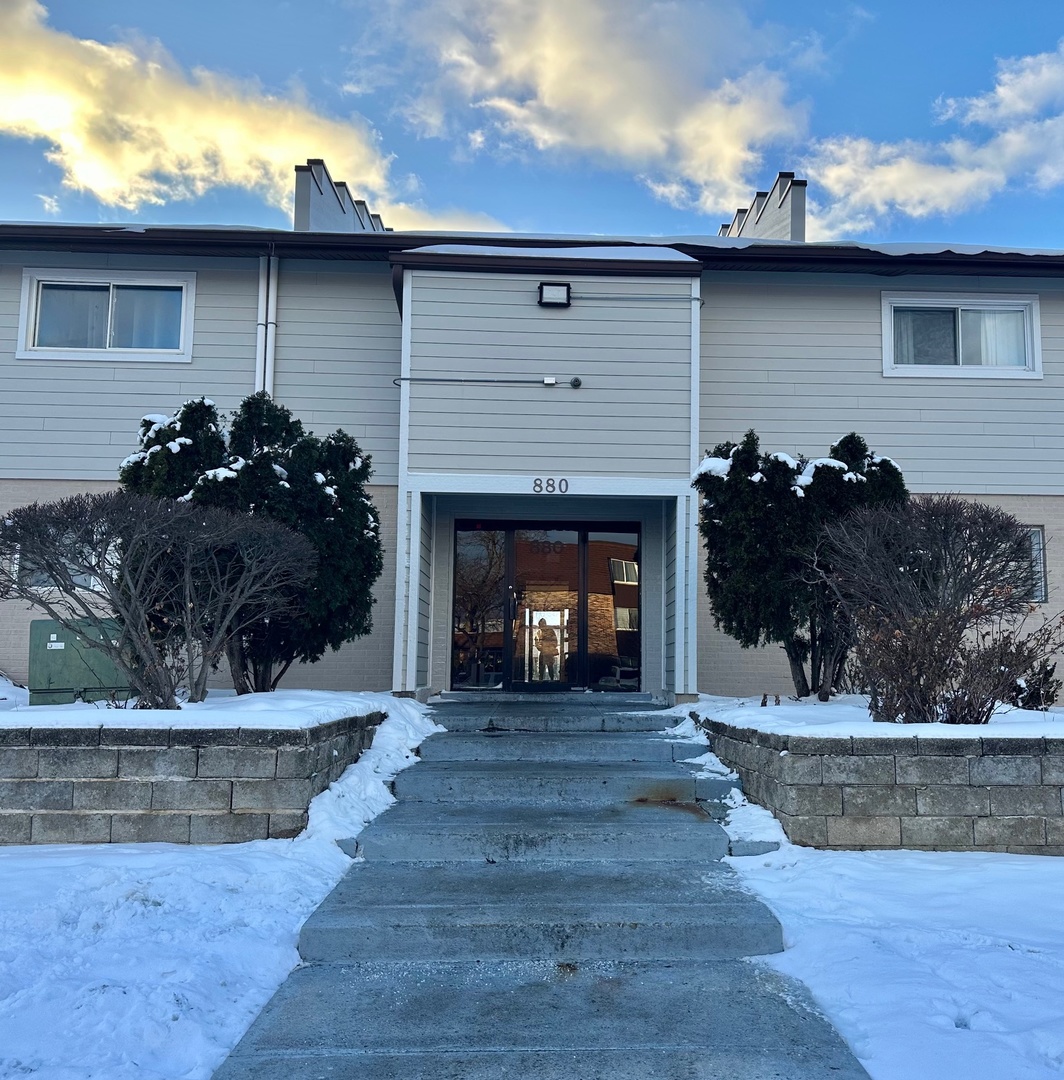 880 East Old Willow Road, Unit 282 Prospect Heights, IL 60070 - Photo 1 of 15