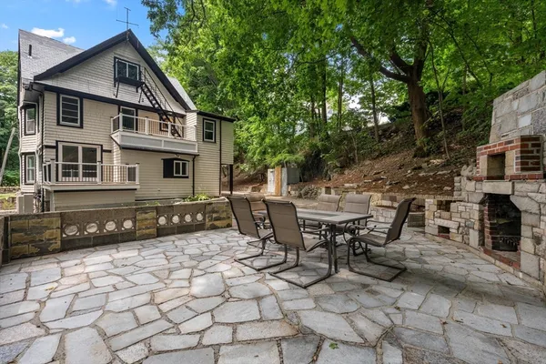 $3,250 | 136 Academy Hill Road, Unit 3, Boston, MA 02135