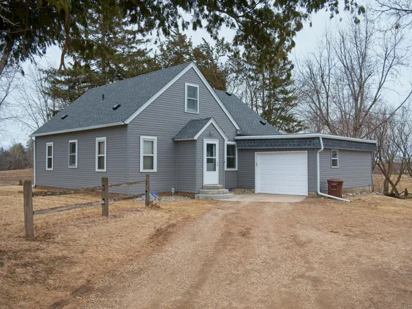 $349,900 | 17969 240th Street, Hutchinson, MN 55350