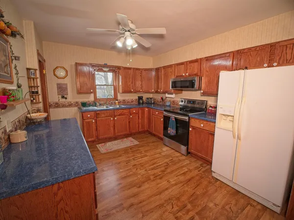 $349,900 | 17969 240th Street, Hutchinson, MN 55350
