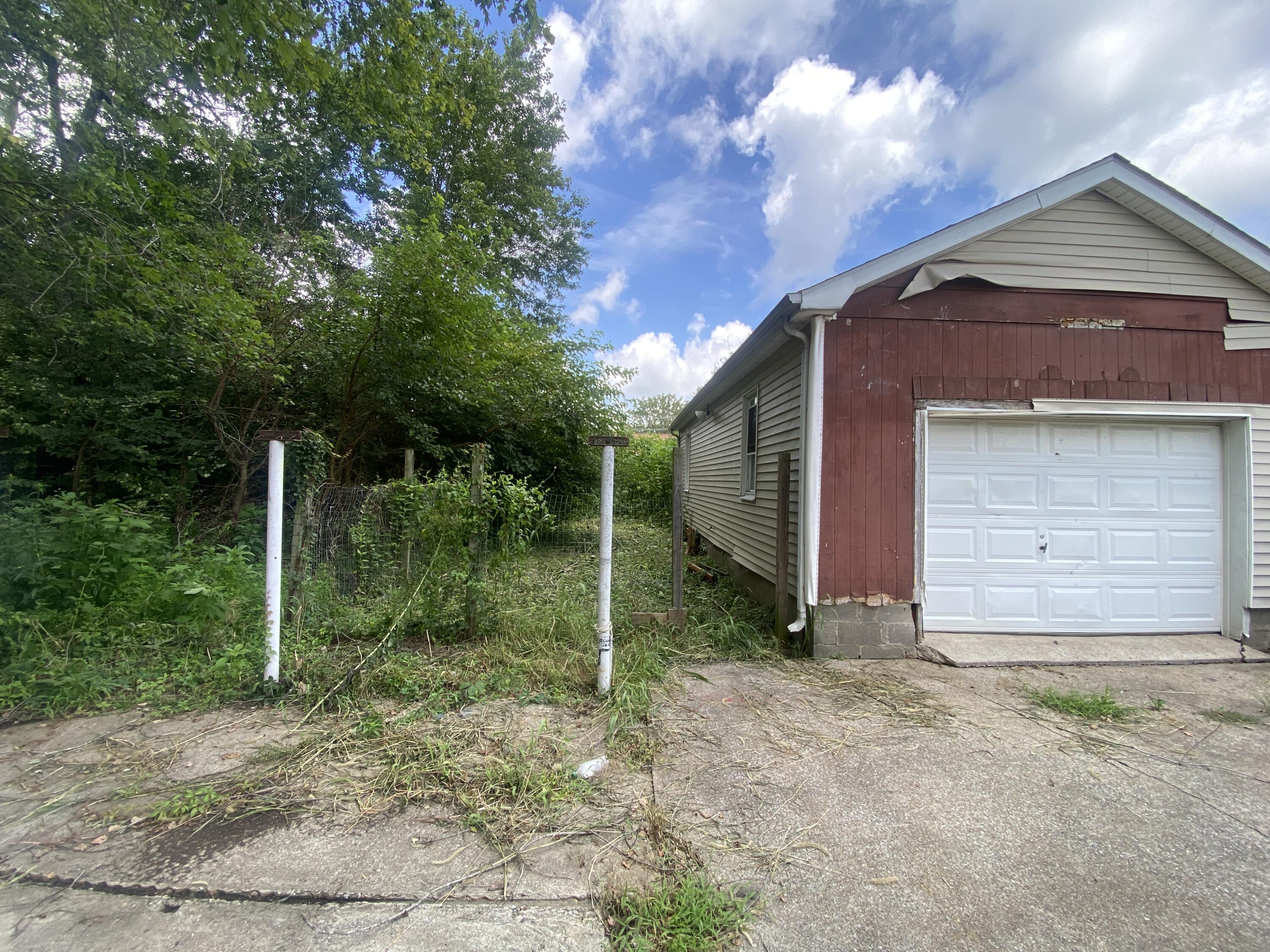1115 Airport Road Murray, KY 42071 - Photo 22 of 30 IMG_2184