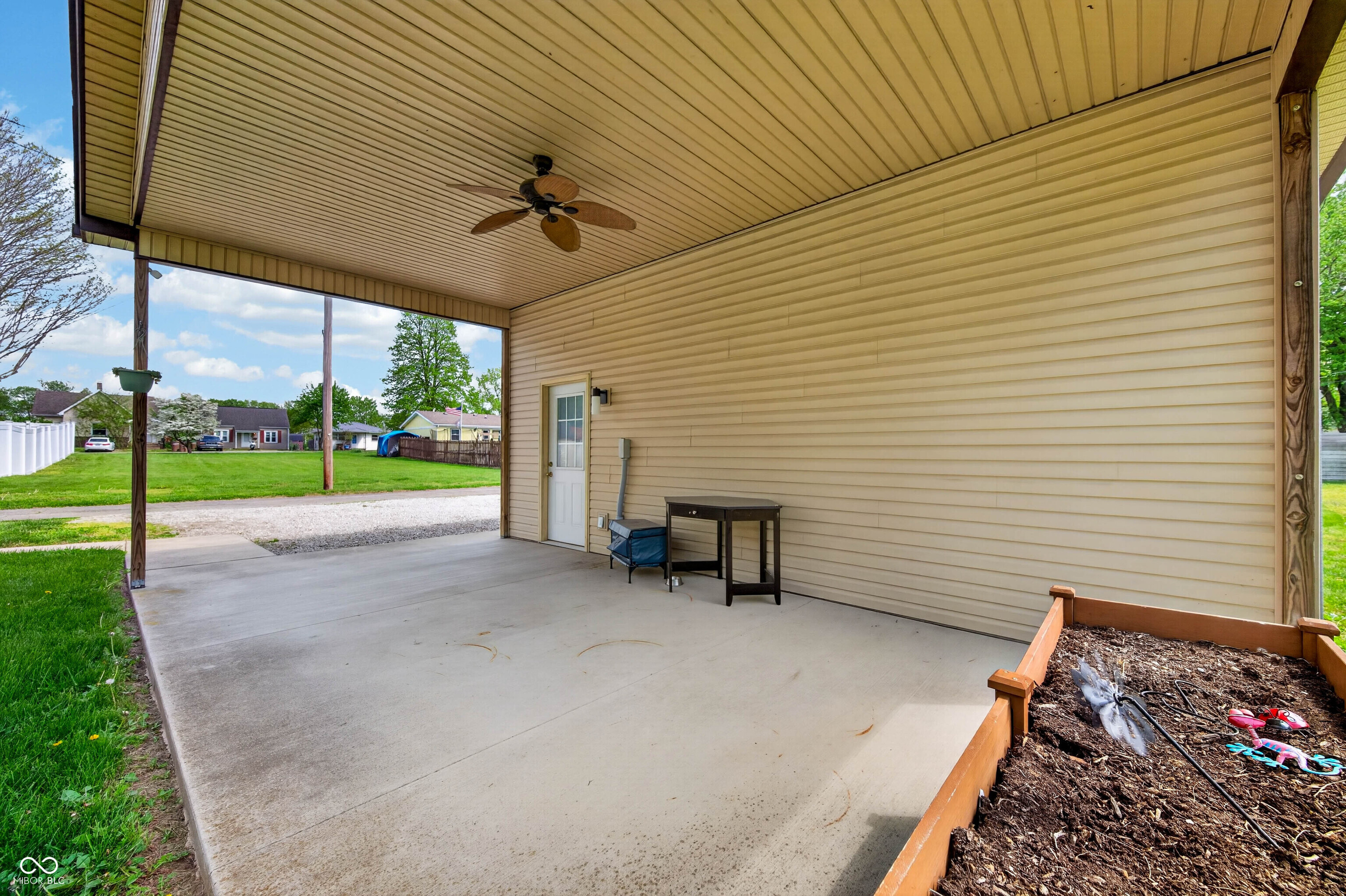 2115 Irwin Drive Columbus, IN 47201 - Photo 65 of 75