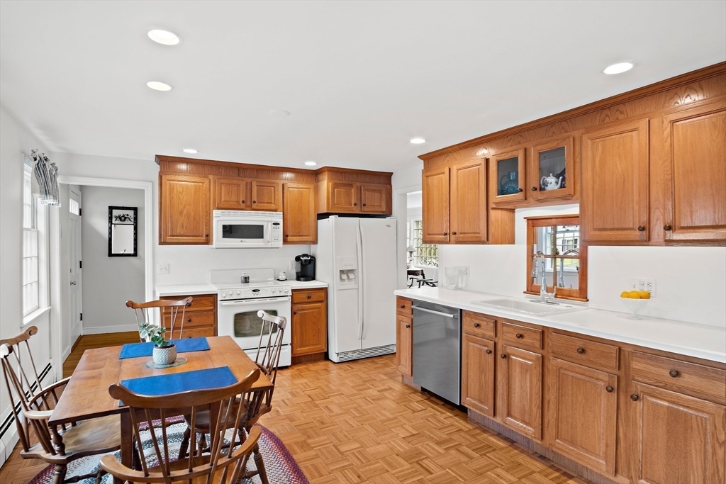 4 Canterbury Road Woburn, MA 01801 - Photo 12 of 38 Gallery Image 12
