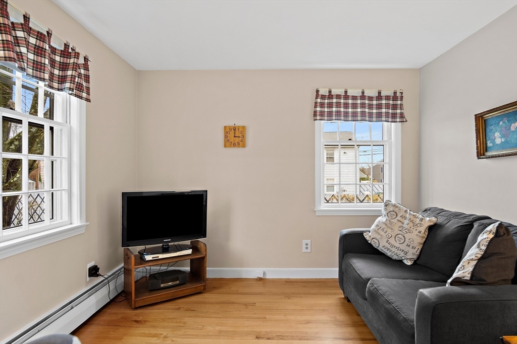 4 Canterbury Road Woburn, MA 01801 - Photo 16 of 38 Gallery Image 16