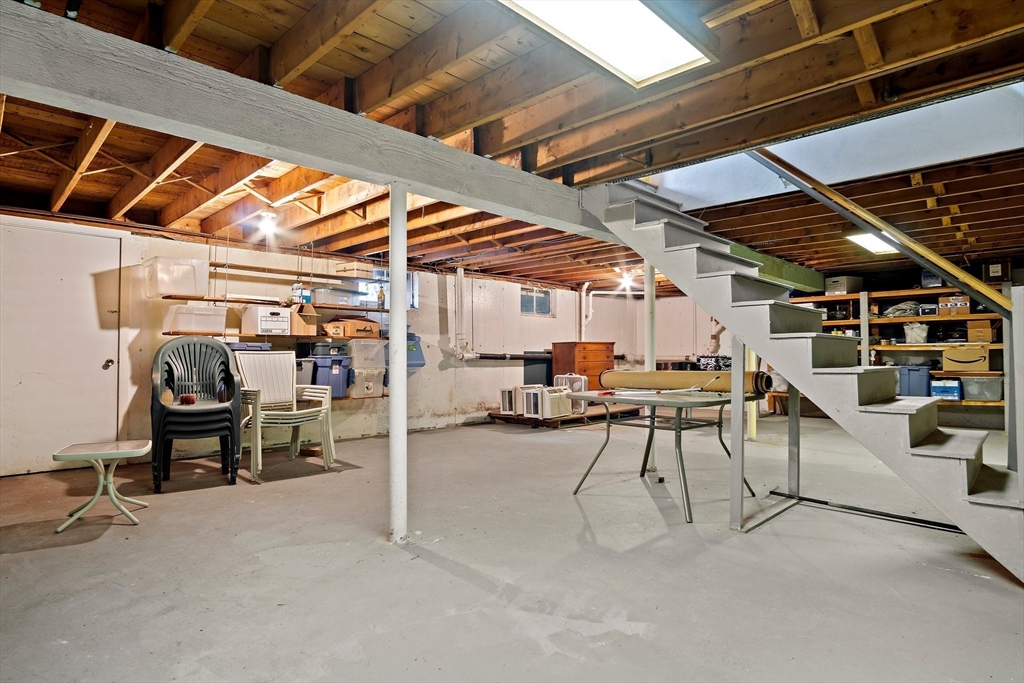 4 Canterbury Road Woburn, MA 01801 - Photo 29 of 38 Gallery Image 29