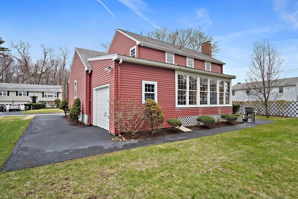 4 Canterbury Road Woburn, MA 01801 - Photo 30 of 38 Gallery Image 30
