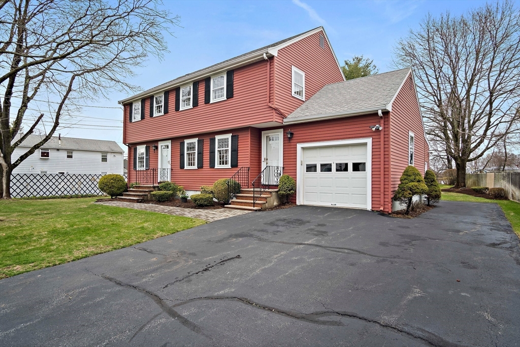 4 Canterbury Road Woburn, MA 01801 - Photo 3 of 38 Gallery Image 3