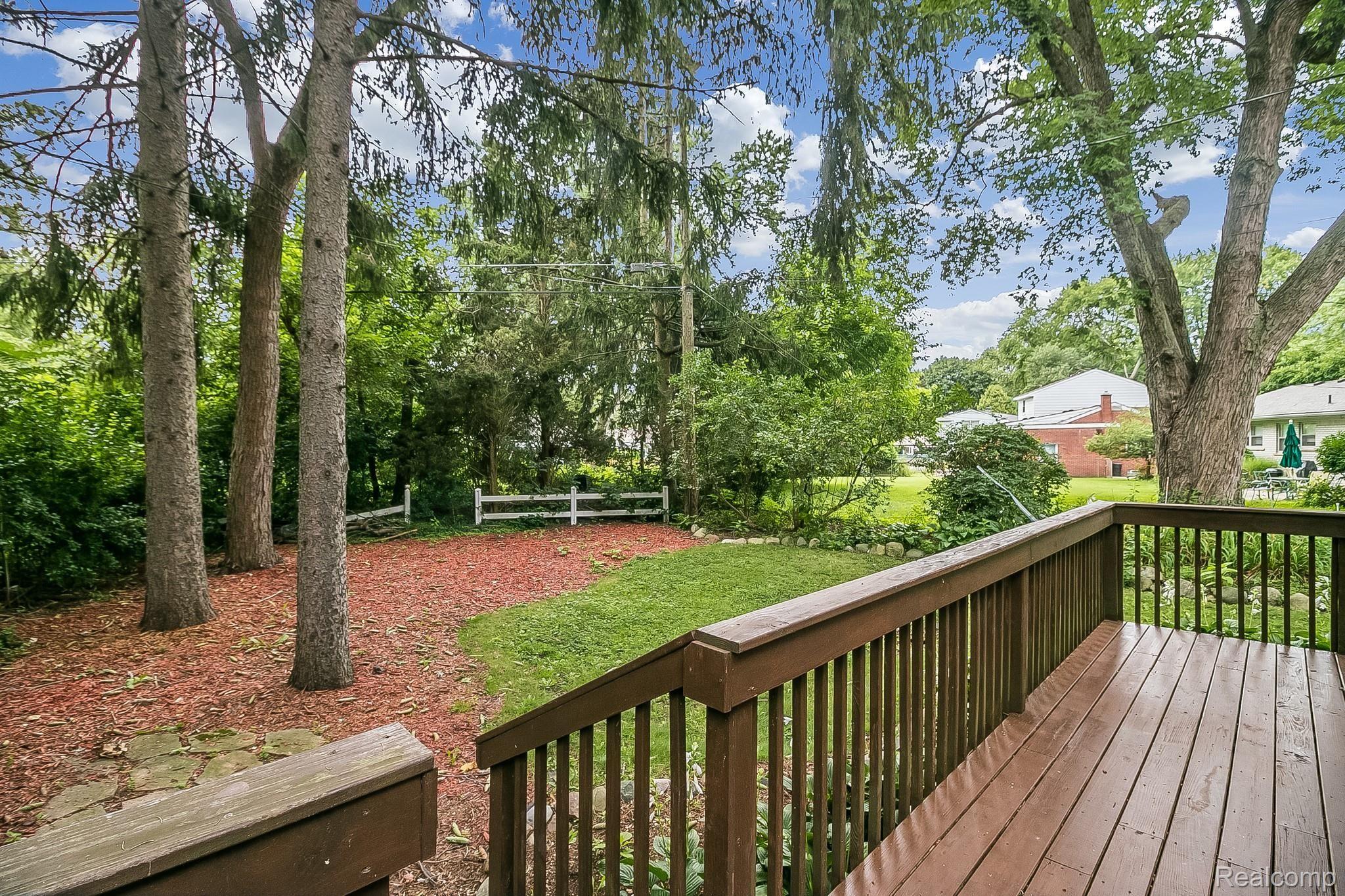 2035 Devonshire Road Bloomfield Hills, MI 48302 - Photo 35 of 36 34.jpg