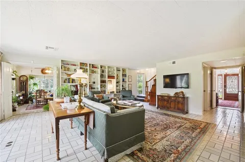 $699,000 | 15 Colony Road, Gretna, LA 70056