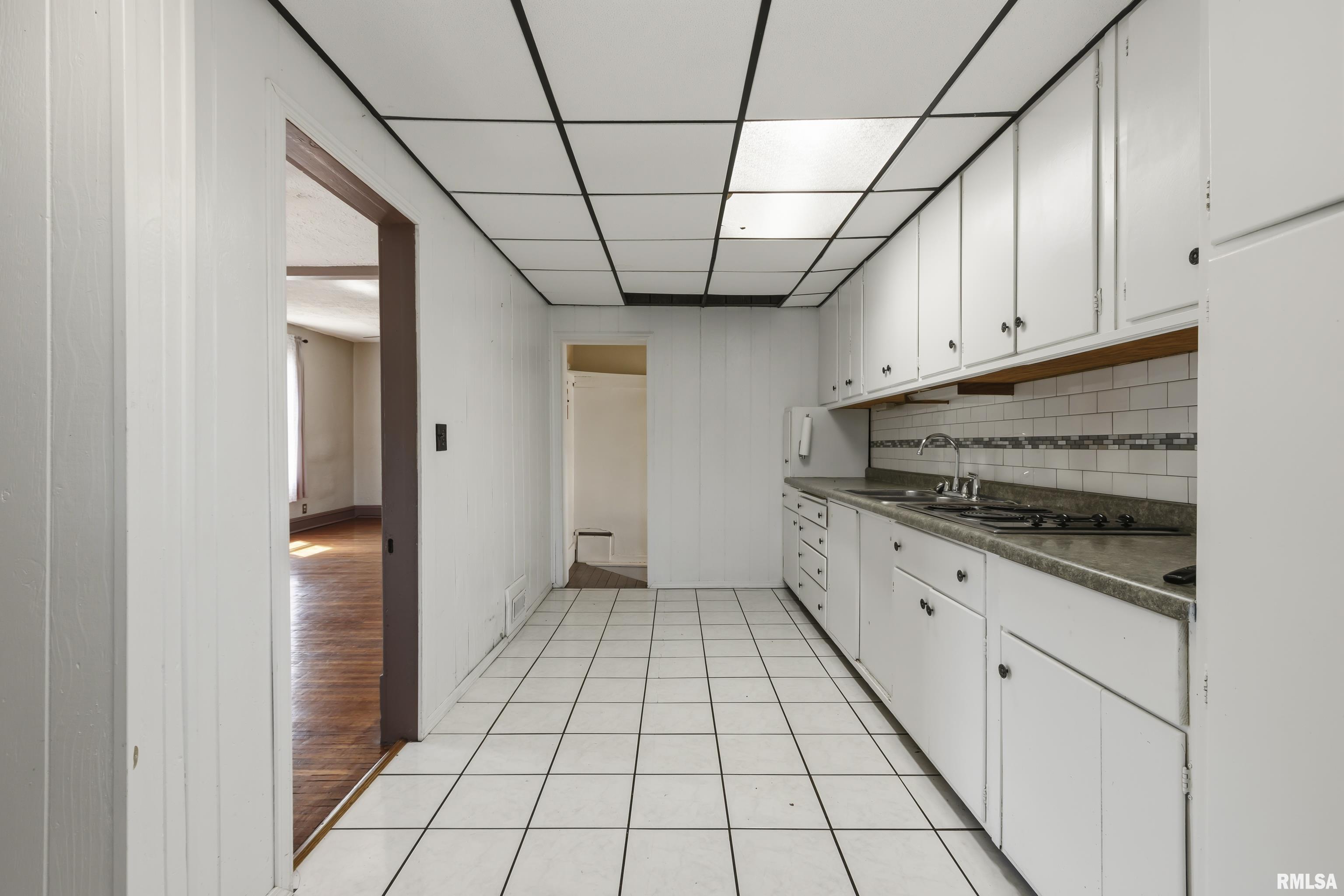 2624 North Prospect Road Peoria, IL 61603 - Photo 13 of 36 Gallery Image 13