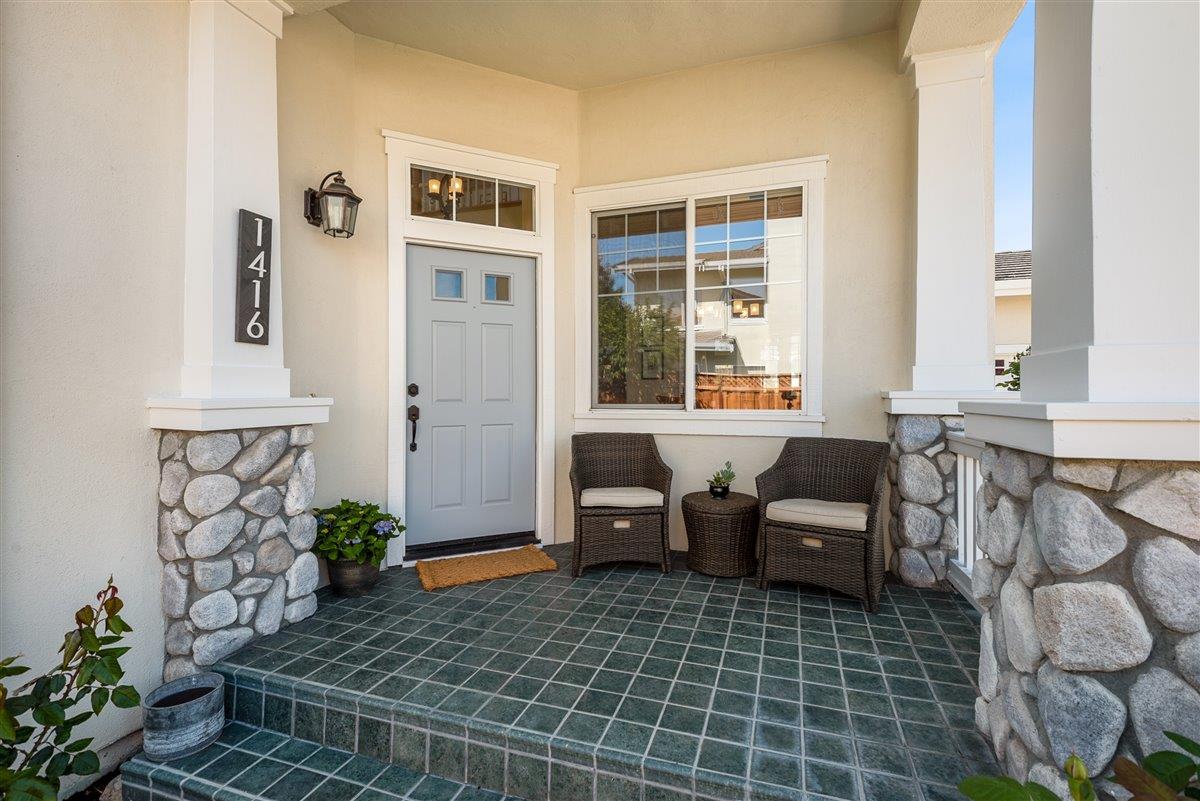 1416 Casablanca Circle Gilroy, CA 95020 - Photo 10 of 32 a living room with furniture