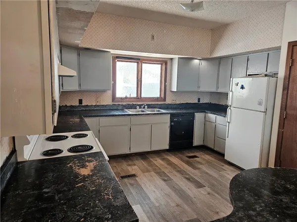 $89,000 | 621 William Street, Effingham, KS 66023