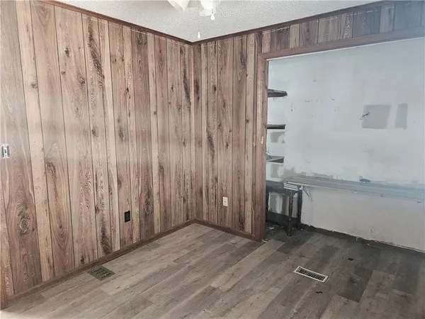 $89,000 | 621 William Street, Effingham, KS 66023