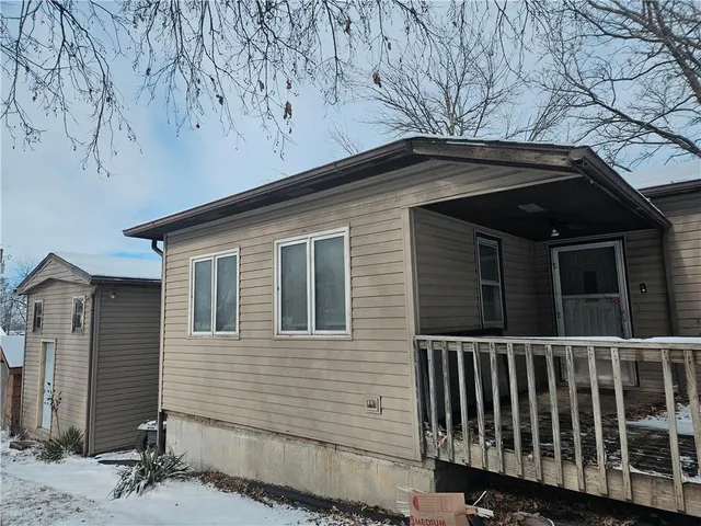 $102,000 | 621 William Street, Effingham, KS 66023