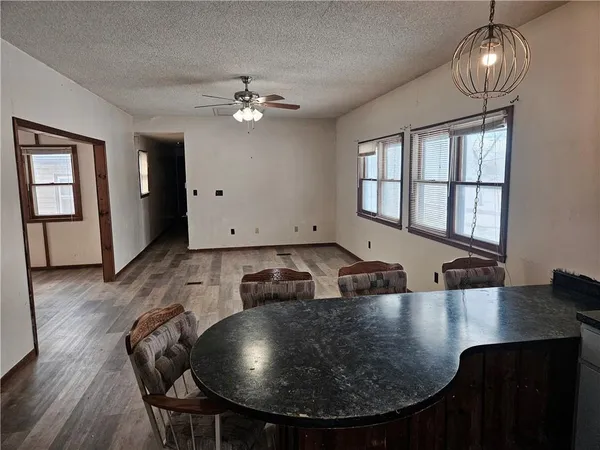 $89,000 | 621 William Street, Effingham, KS 66023